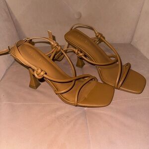 Nordstrom Tan Knot Strappy Mid-Heel Sandals